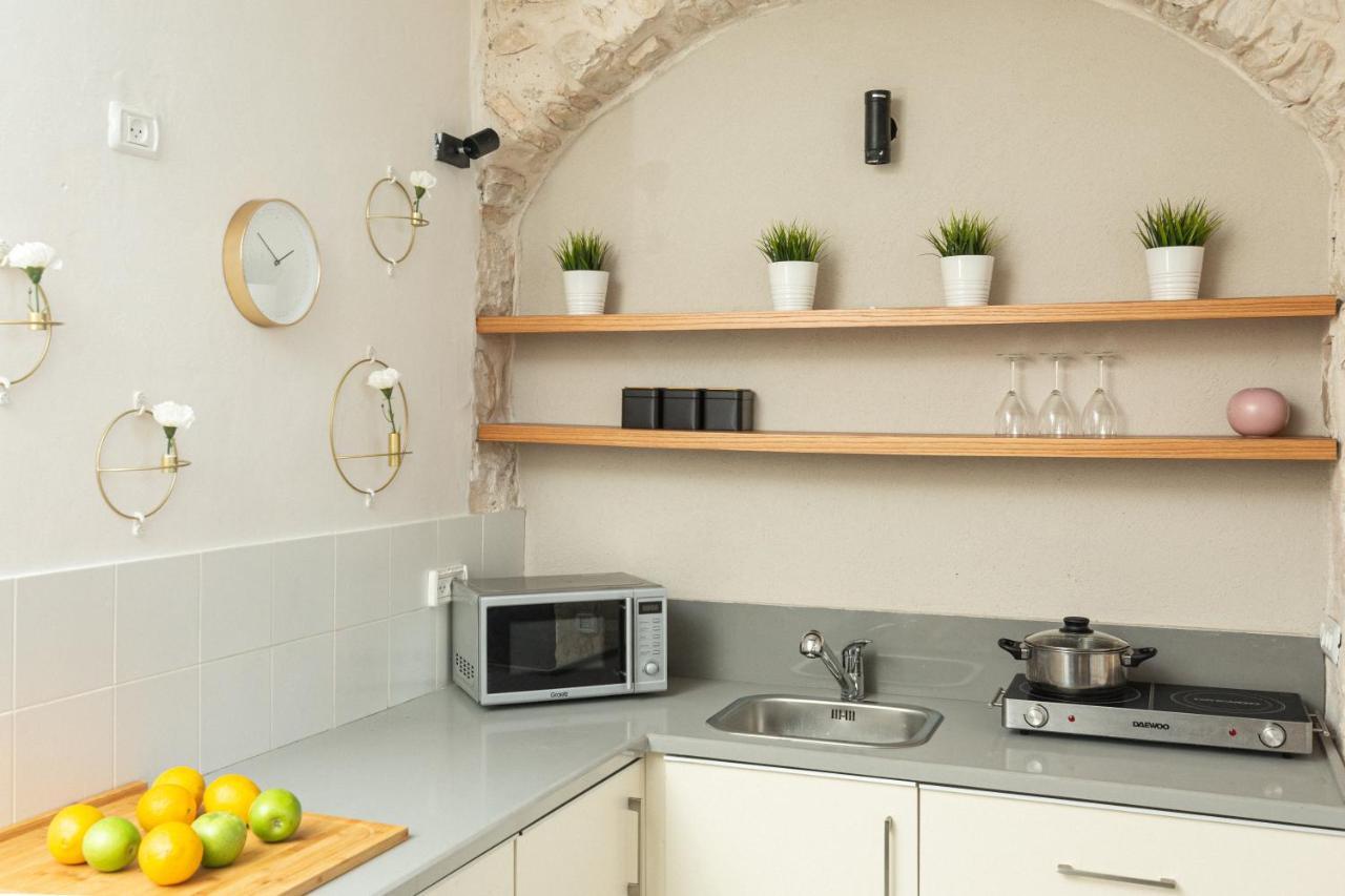 Like A Local - Boutique Suites Йерусалим Екстериор снимка
